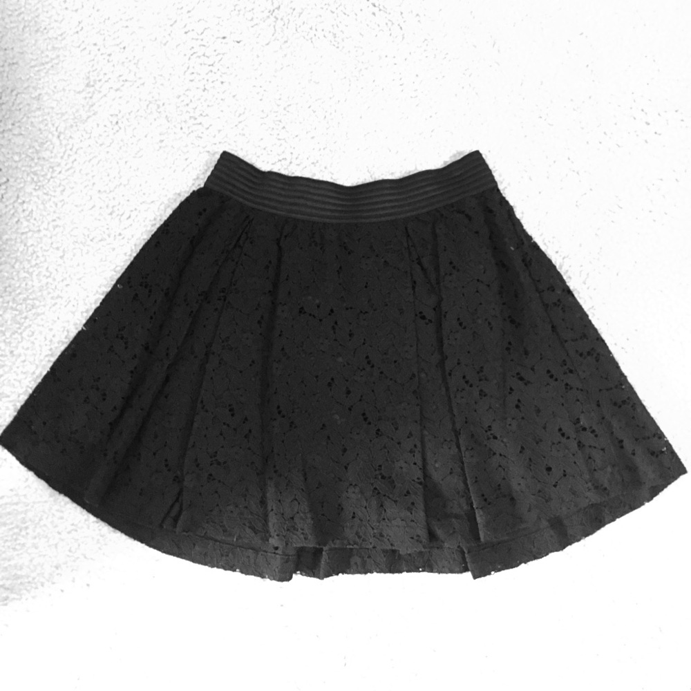 DYNAMITE black lace overlay skirt